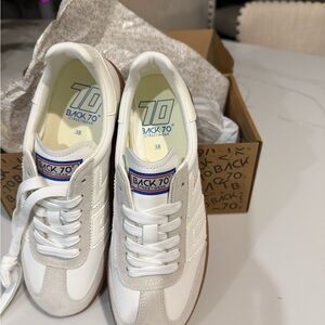 Back 70 White Sneakers
